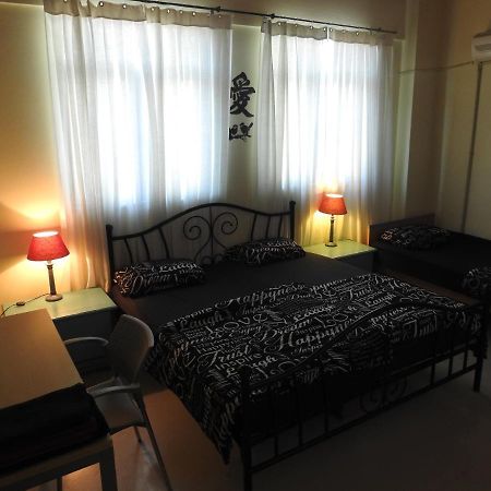 Port Very Near Fast Wi-Fi Netflix Room1 Piraeus Bagian luar foto